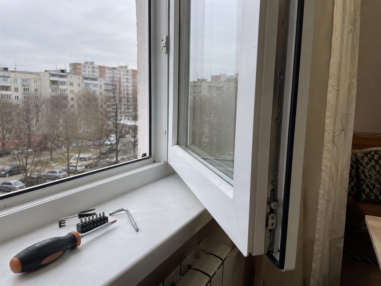 Регулировка фурнитуры пластикового окна